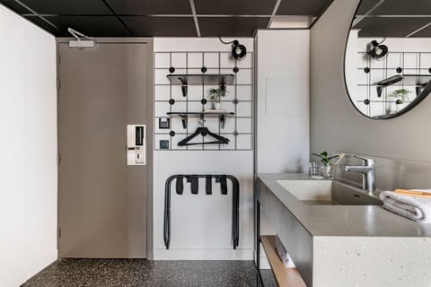 Family Room, 1 Queen Bed, Balcony | Premium bedding, laptop workspace, free WiFi, bed sheets