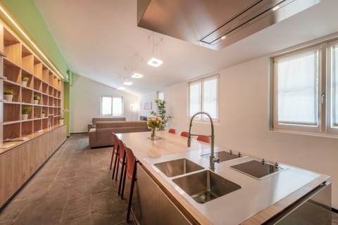 Family Apartment, City View | Living area