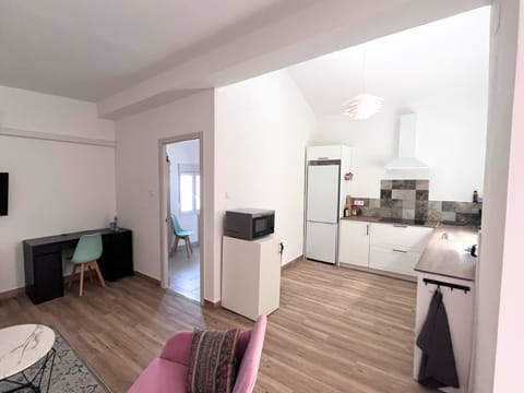 Apartment, 2 Bedrooms, Smoking, Balcony | Interior