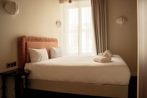 Deluxe Double or Twin Room, Ensuite, City View | Free WiFi