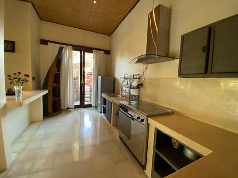 Villa, 2 Bedrooms, Private Pool | Private kitchen | Fridge, stovetop, coffee/tea maker, electric kettle