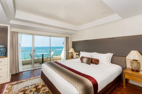 One Bedroom Royal Wing Suite | 1 bedroom, premium bedding, in-room safe, desk