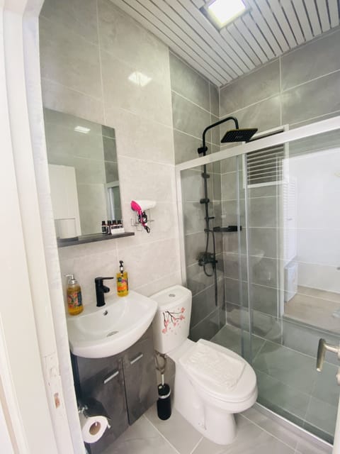 Comfort Double Room, 1 Double Bed | Bathroom | Shower, hair dryer, slippers, towels