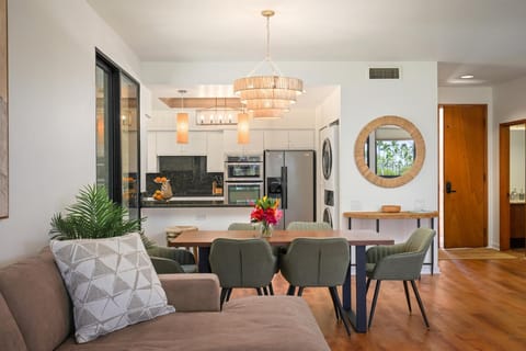 Tropical style indoor dining