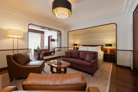 Deluxe Suite | Premium bedding, minibar, in-room safe, desk