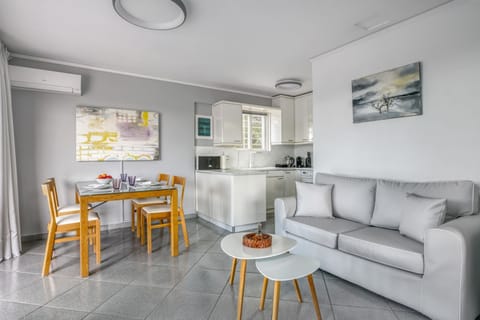 Apartment, Smoking | 1 bedroom