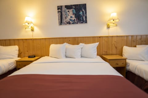 Room, Multiple Beds, Non Smoking (1 Queen, 2 Twin Beds) | Desk, iron/ironing board, free WiFi, bed sheets