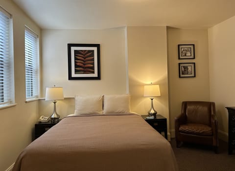 Standard Double Room, Accessible, Ensuite (ADA Compatible Queen Room)