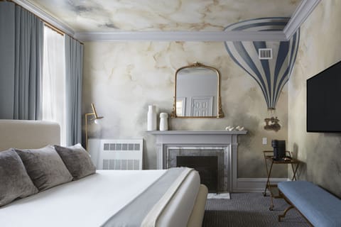 The Dumont | Premium bedding, in-room safe, individually decorated