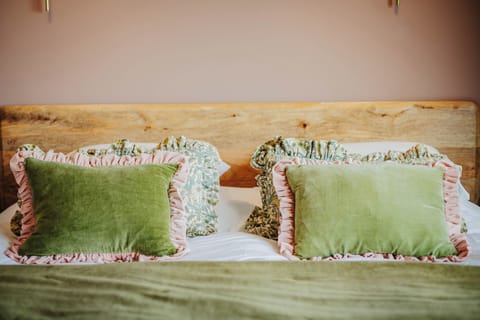 Double Room (Super king with valley view) | Premium bedding, pillowtop beds, minibar, individually decorated