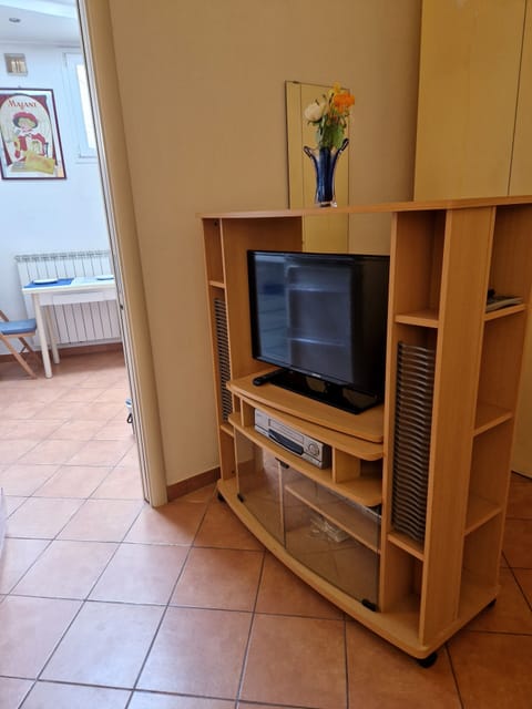 Iron/ironing board, free WiFi