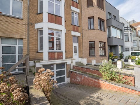 Wall, Building, Window, Residential Area, Apartment, Facade, Neighbourhood, Architecture, Home, Urban Design