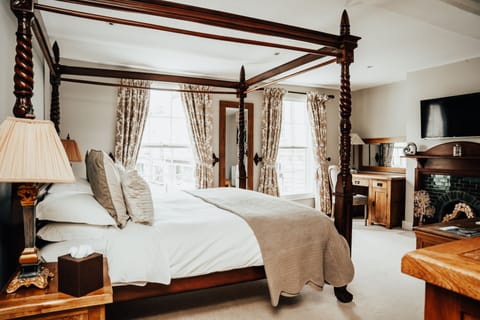 Bridal Suite (Four Poster) | Egyptian cotton sheets, premium bedding, in-room safe