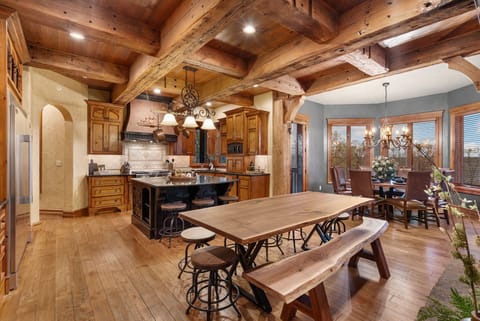 Lots of seating around the kitchen for the whole family