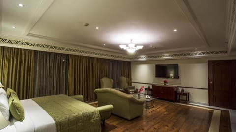 Presidential Suite, 1 Bedroom, Garden View | 1 bedroom, premium bedding, memory foam beds, minibar