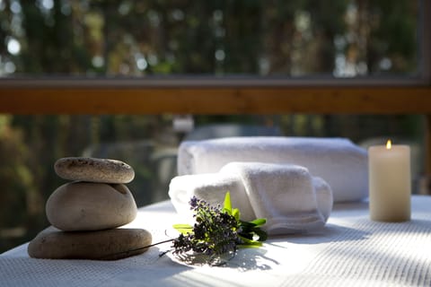 Sauna, body treatments, sports massages, reflexology