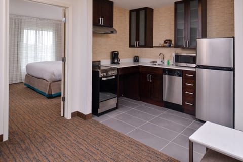 Suite, 1 Bedroom | Premium bedding, in-room safe, desk, iron/ironing board