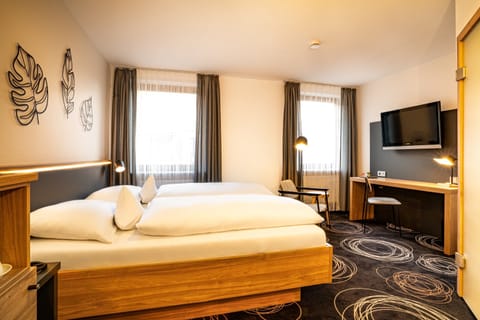 Standard Double Room | Premium bedding, minibar, in-room safe, desk