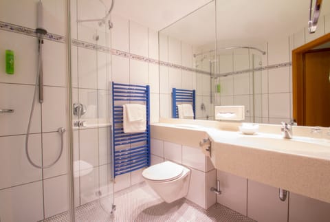 Shower, free toiletries, hair dryer, towels