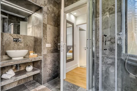 Classic Double Room | Bathroom | Shower, hair dryer, towels, soap