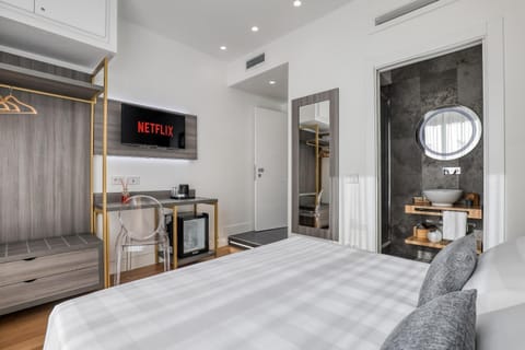 Comfort Double Room, Balcony | In-room safe, desk, laptop workspace, soundproofing