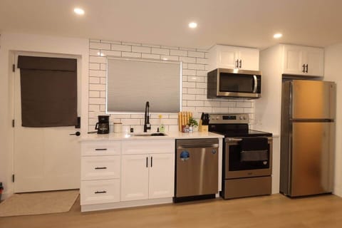 Full kitchen with all brand new appliances.