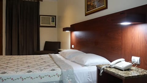 Standard Double Room | Iron/ironing board, free WiFi, bed sheets