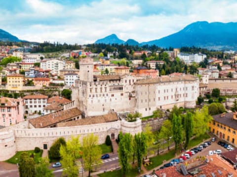 City, Hill, Tourist Attraction, Palace, Cumulus, Castle, Town Square, Skyline, Cityscape