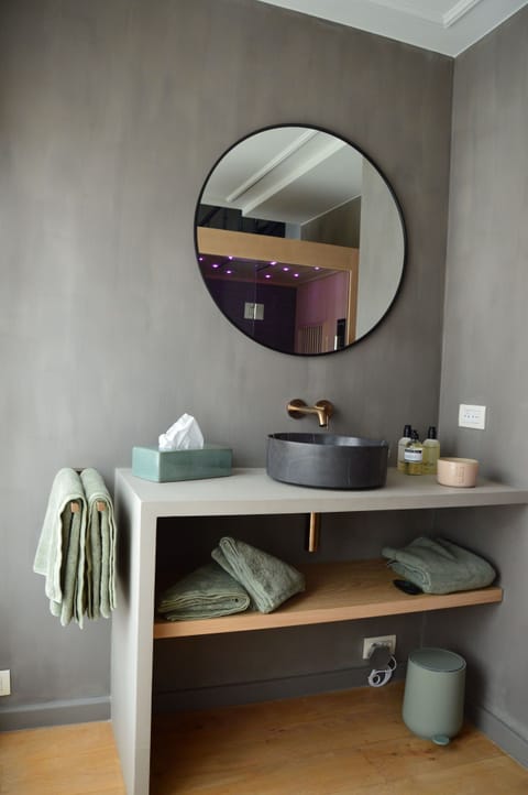 Luxury Duplex, City View | Bathroom