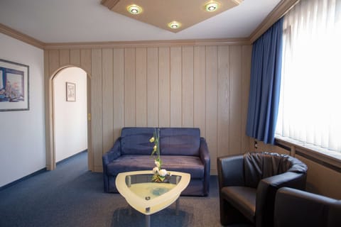 Suite, 1 Double Bed, Balcony (Quiet Location;with Sofabed) | Hypo-allergenic bedding, minibar, in-room safe, desk