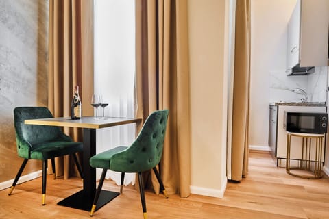 Comfort Townhome | 1 bedroom, desk, free WiFi