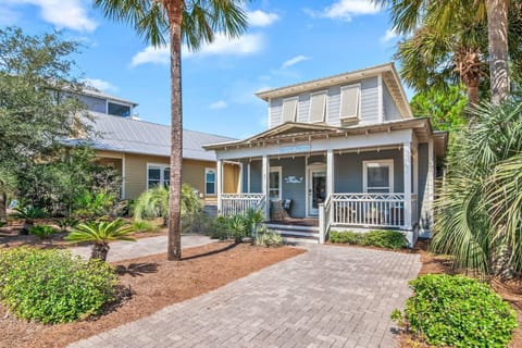Beach Please - Beautiful front exterior with a wide driveway for easy parking