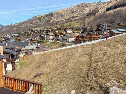 LP - (5a) Balcony and view -1