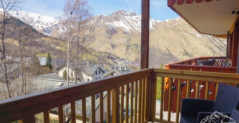 Camera -(3a) Balcony and view -2