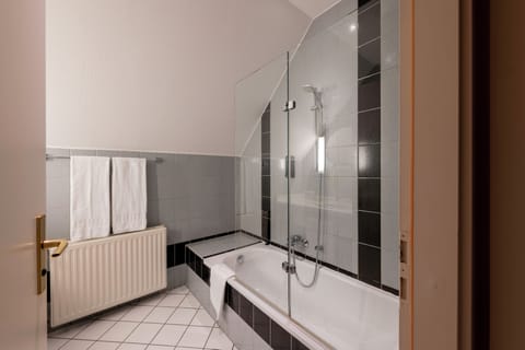 Comfort Double Room | In-room safe, free WiFi