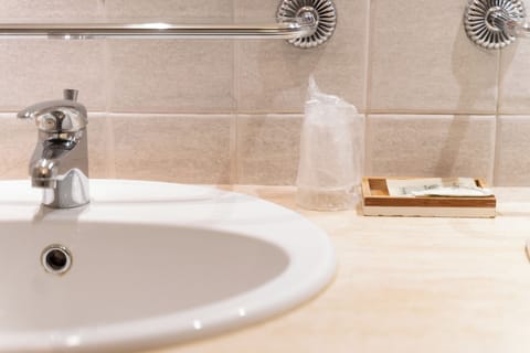 Superior Double or Twin Room, Valley View | Bathroom | Free toiletries, towels, soap, shampoo