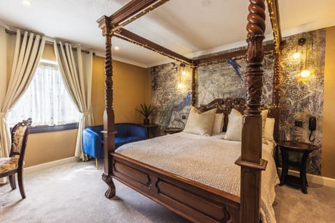 Romantic Double Room | Blackout drapes, iron/ironing board, free WiFi, bed sheets