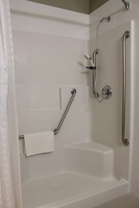 Double Room, 2 Queen Beds, Accessible | Bathroom shower