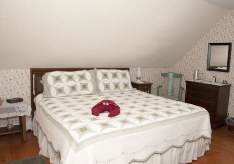 Evergreen Room | Individually decorated, individually furnished, iron/ironing board