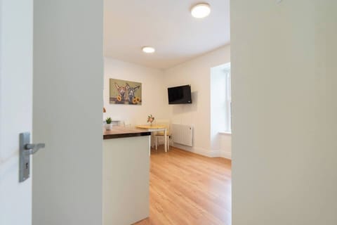 379f6d6a-cb13-4c27-8f31-f3752203ecf8