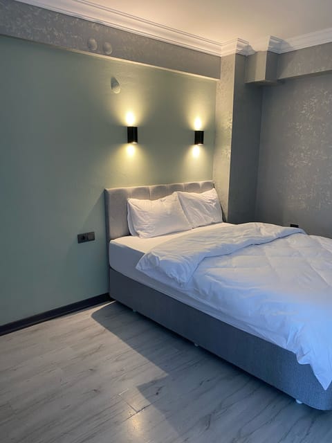 Classic Condo, Balcony | Premium bedding, desk, free WiFi, bed sheets