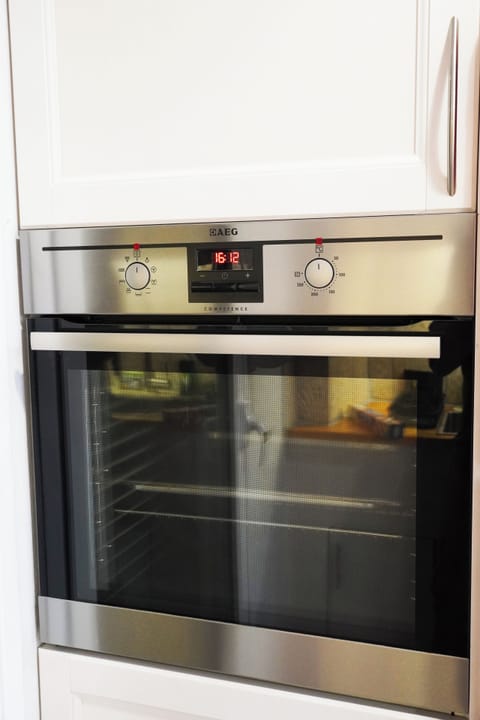 Family Apartment, 2 Bedrooms, Non Smoking, City View | Private kitchen