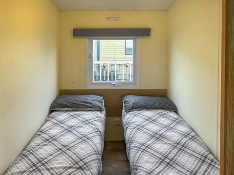 Twin bedroom | Danella, Rhyl