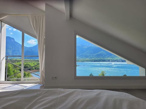 Main bedroom - waking up...