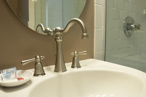 Standard Room | Bathroom sink