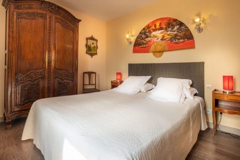 Classic Double Room, River View | In-room safe, laptop workspace, free WiFi