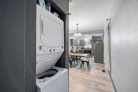 Townhome, Multiple Beds, Kitchen, Garden View (North Pearl Residences 874) | Laundry