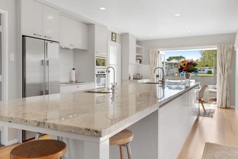 Open the sliding doors and enjoy the indoor/outdoor flow onto the deck.