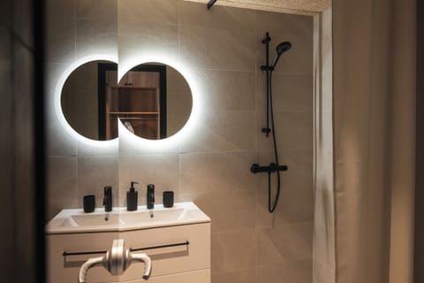 Superior Double or Twin Room, 1 Bedroom | Bathroom | Shower, eco-friendly toiletries, hair dryer, towels