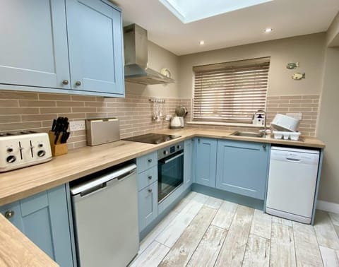 Kitchen area of Stowaway Holiday Cottage, Padstow, North Cornwall